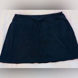 Lands End - size L stretchy, fabric Skort